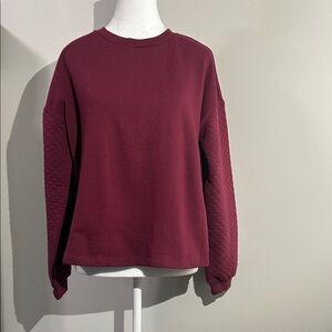 Time and Tru Women's Maroon Quilted Sleeve Sweatshirt